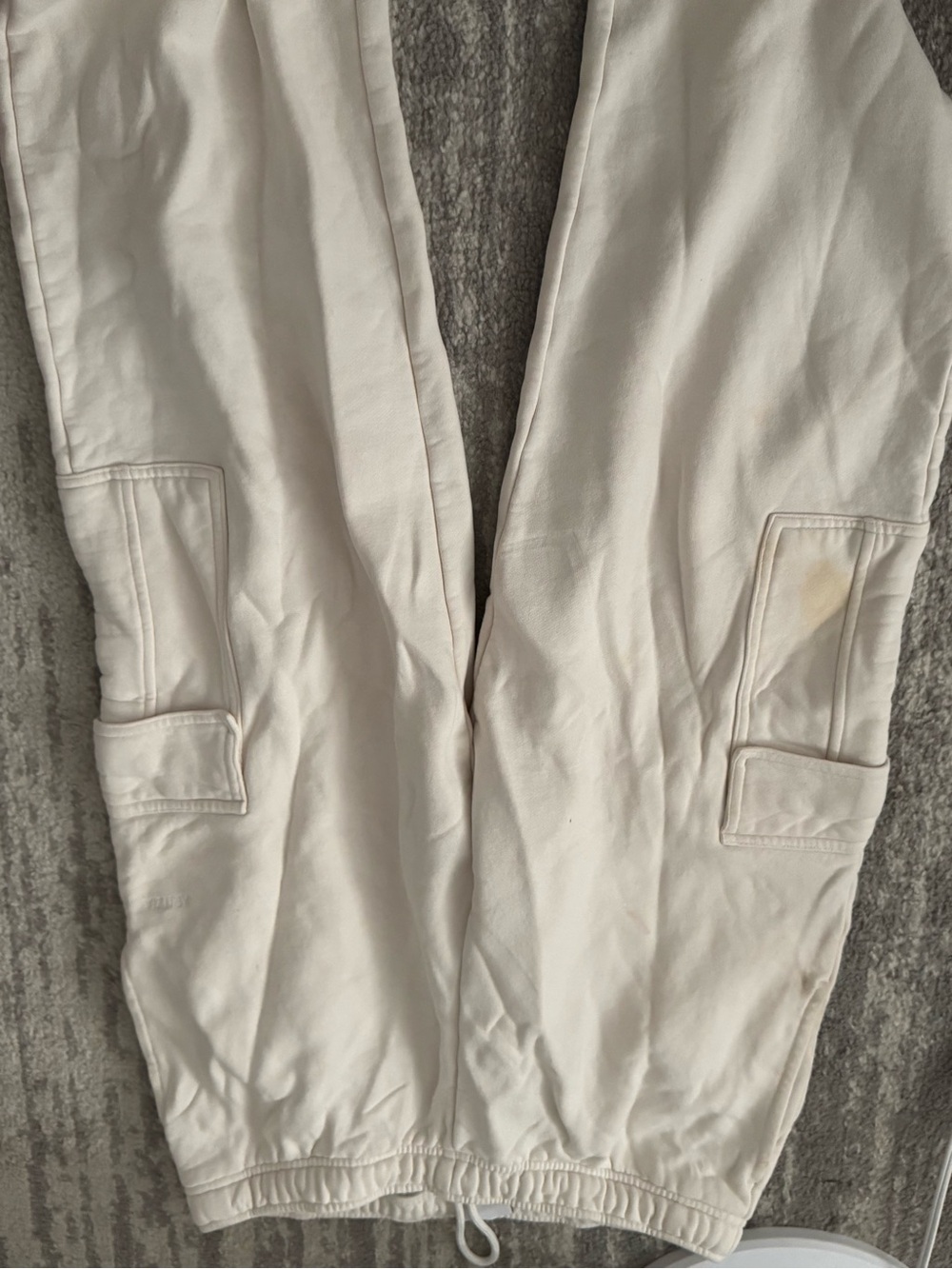 Aritzia Off-White Cargo Jogger Pants